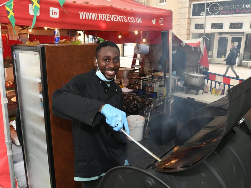 Continental market stall-holders at Bridge Street. EMN-210917-154150009