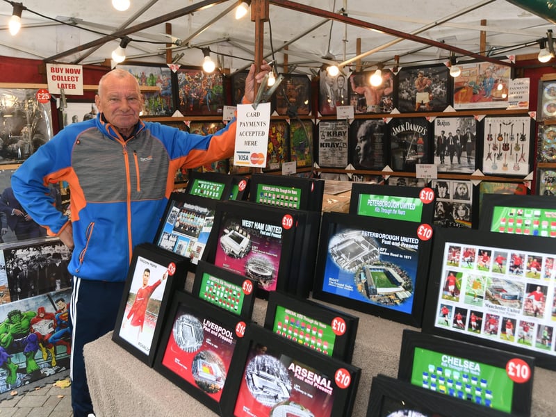 Continental market stall-holders at Bridge Street. EMN-210917-154201009