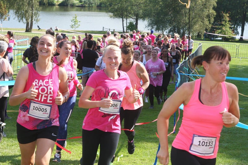 DM21091298a.jpg. Crawley Race for Life 2021. Photo by Derek Martin Photography. SUS-210918-192239008