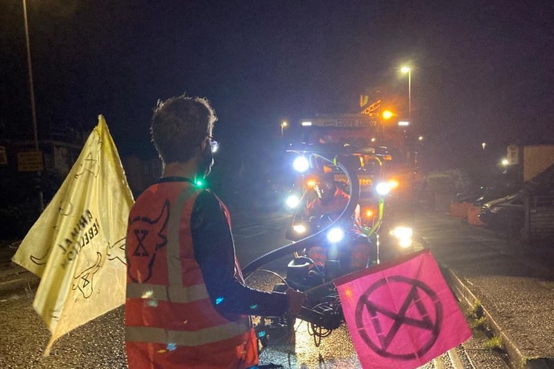 Activists and parents attempt to block workers removing the Old Shoreham Road cycle lane