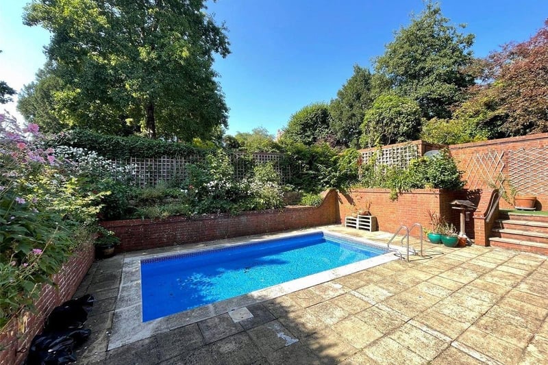 The Meads property has a pool in the garden SUS-210923-131034001