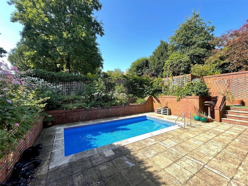 The Meads property has a pool in the garden SUS-210923-131034001