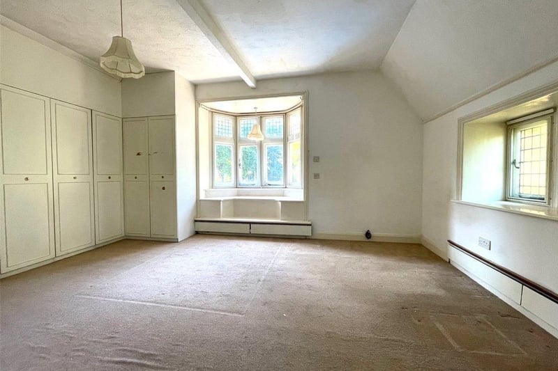 On the Zoopla listing it says the property 'requires some modernisation' SUS-210923-134513001