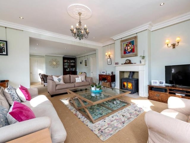 The drawing room.
