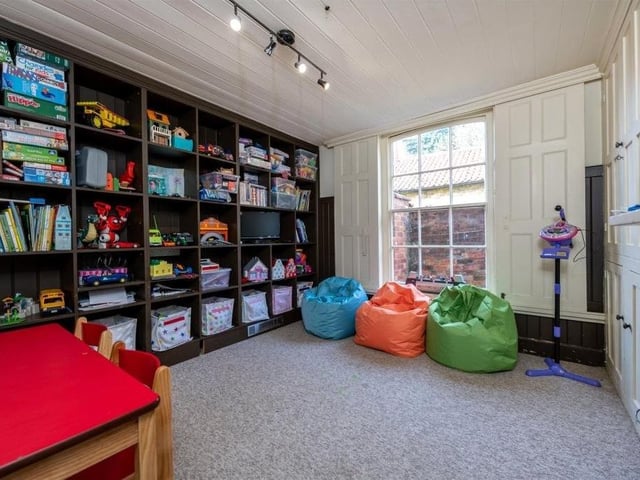 The play room/study.