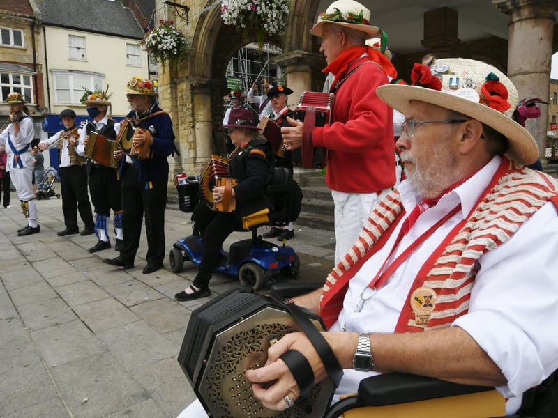 The Peterborough Morris Meeting of the Morris Ring at Cathedral Square. EMN-210925-221304009