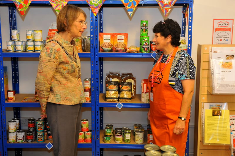 Burgess Hill town mayor Anne Eves talks to a volunteer at the opening of Burgess Hill Pantry. Picture: Steve Robards, SR2109271.
