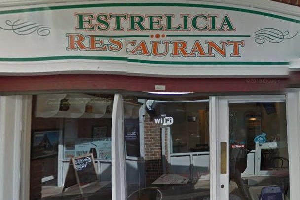 Estrelicia Restaurant has a rating of 4.8/5 from 32 reviews