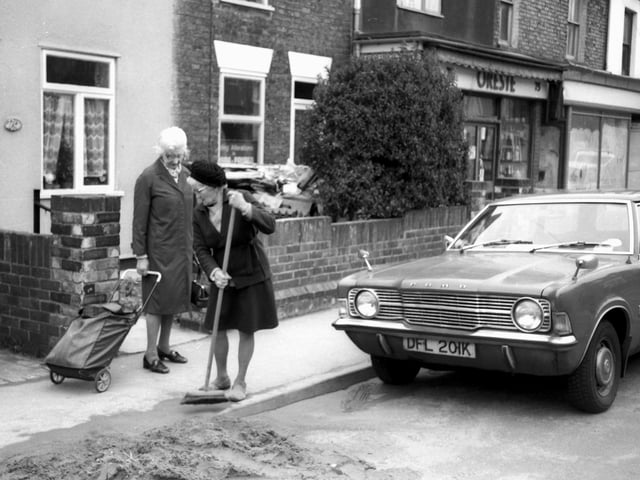 Do you recognise any of the ladies in this picture taken by Chris Porsz?