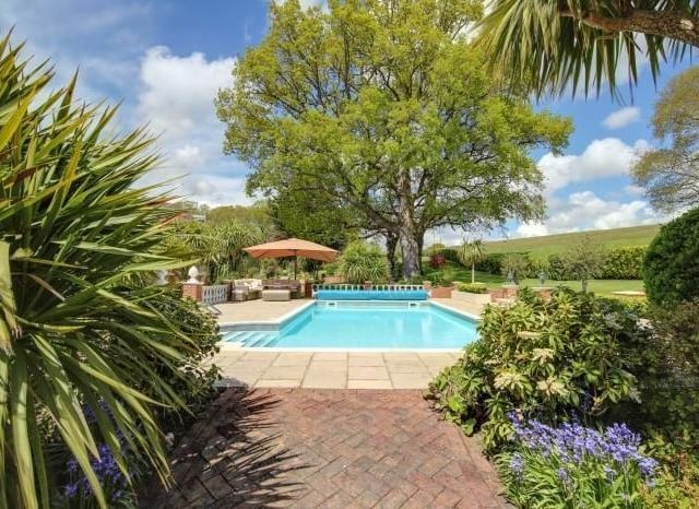 Rat's Castle, Pullborough, from Zoopla