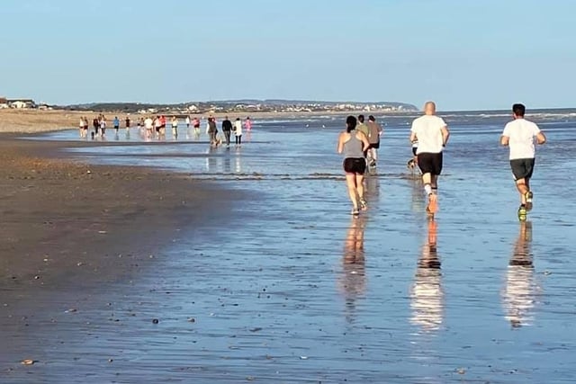 Runners of all abilities flocked to Pevensey beach to partake in a 5k fun run along the sand, raising more than £500 for cardiac charity, SADS UK. The fun run was organised by ultra marathon runners Lee Dunstall and Rebecca Parker.