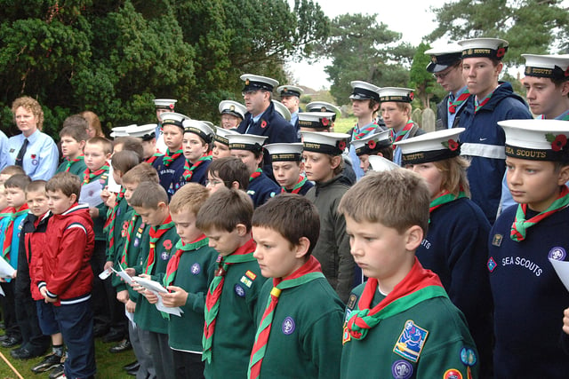 W45244H8_WH_BROADWATERCEM  GT 08.11.08.

 2nd. Durrington Sea Scouts Remembrance service........W45244H8.
