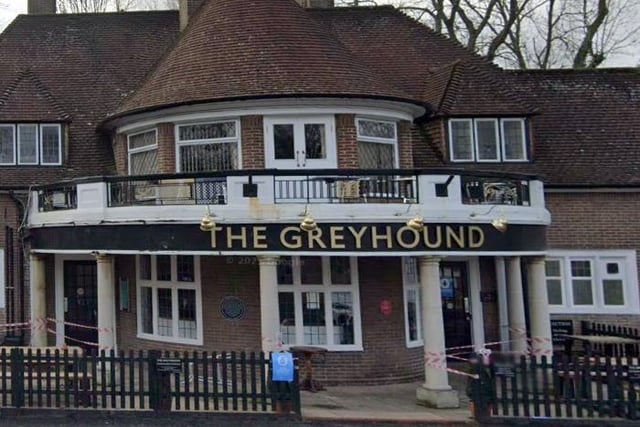 The Greyhound  has a rating of 4.2/5 from 604 Google reviews