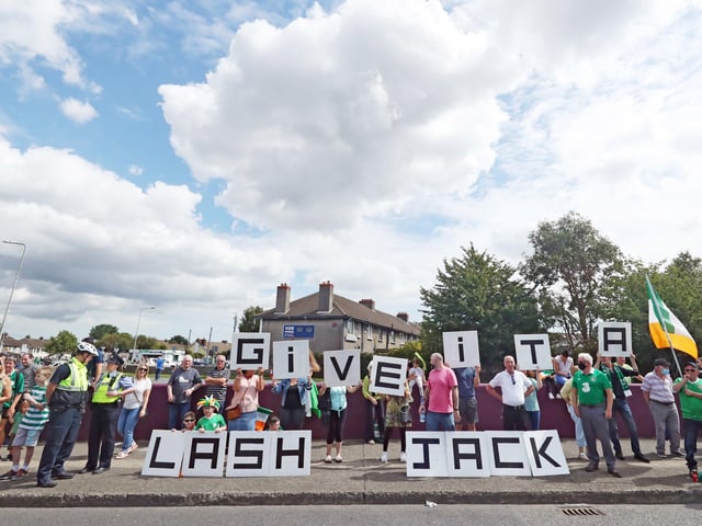 Republic of Ireland fans gather to pay tribute
