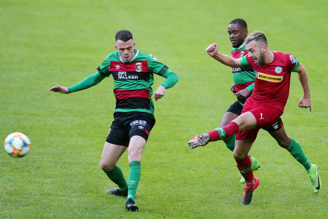 Press Eye - Belfast - Northern Ireland - 27th July 2020 - 

Cliftonville FC v Glentoran FC Sadler's Peaky Blinder Irish Cup Semi Final at the National Football Stadium at Windsor Park.

Cliftonville's Conor McMenamin with Glentoran's Elvio Van Overbeek(right) and Christopher Paul Gallagher. 

Photo by Jonathan Porter / Press Eye.