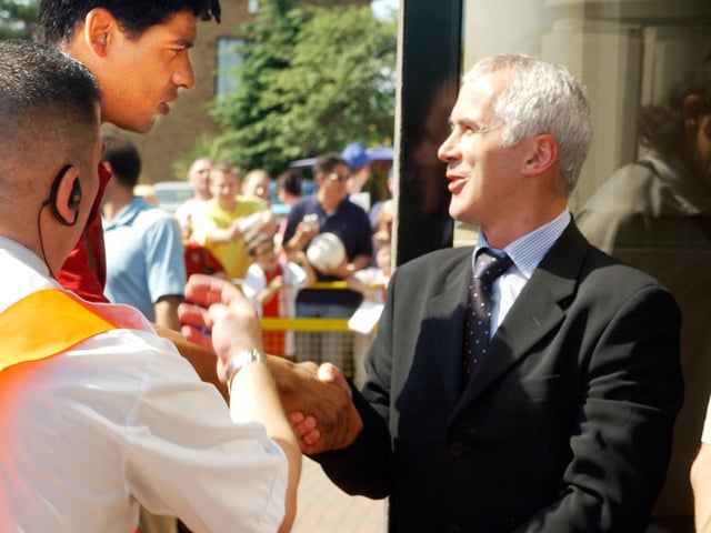 Barcelona manager, Dutch legend, Frank Rijkaard is greeted at the team hotel in Da Vinci's by local businessman Garvan O'Doherty.
