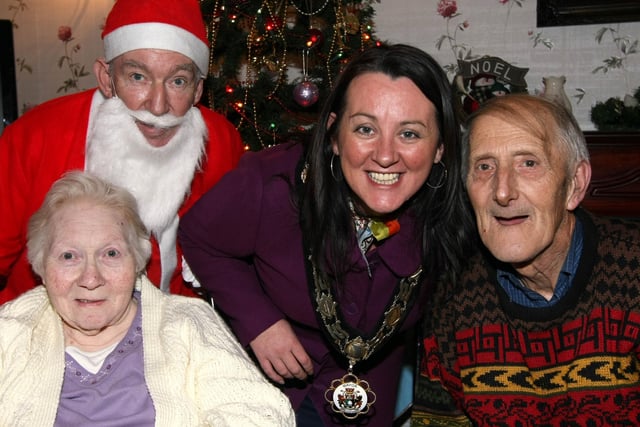 Mayor Paula Bradley along with Santa called into Dunanney and Glebe Care Homes and meet with Margaret Graham and Dennis Gray to wish everyone a Happy Christmas