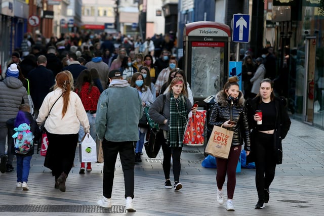 Shoppers in Belfast City Centre today ahead of a new 2 week lockdown on Friday which will see all non-essential retail close, as well as close contact services and cafes. 
Photo Pacemaker Press
