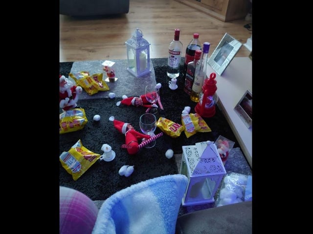 Linda McConaghy - Snowflake and sparkle had a party
