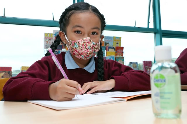 PACEMAKER, BELFAST, 1/9/2020: A P7 pupil at Brooklands Primary School in Dundonald, Belfast wears a mask in the classroom this morning as over 300,000 Northern Ireland schoolchildren returned to school today for the first time since the Coronavirus lockdown began. 
PICTURE BY STEPHEN DAVISON