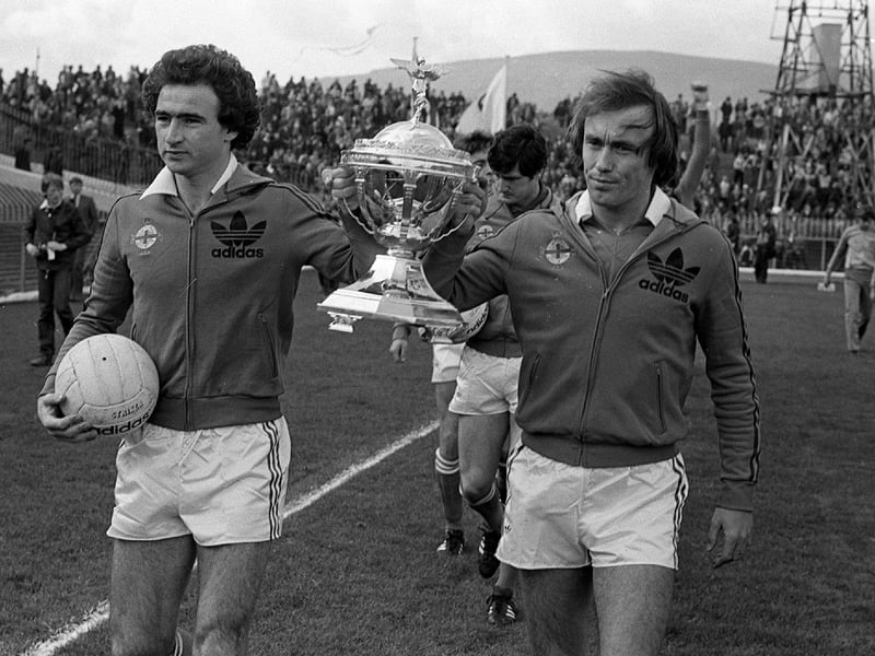 PACEMAKER RPESS INTL. BELFAST. Northern Ireland FC. 15/10/80.
855/80/BW