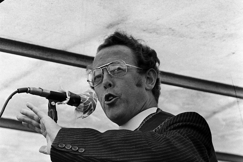 Robert Bradford speaking at Black Preceptorary in Ballygowan.  Pacemaker Press Intl.  August 1980.

760/80/BW