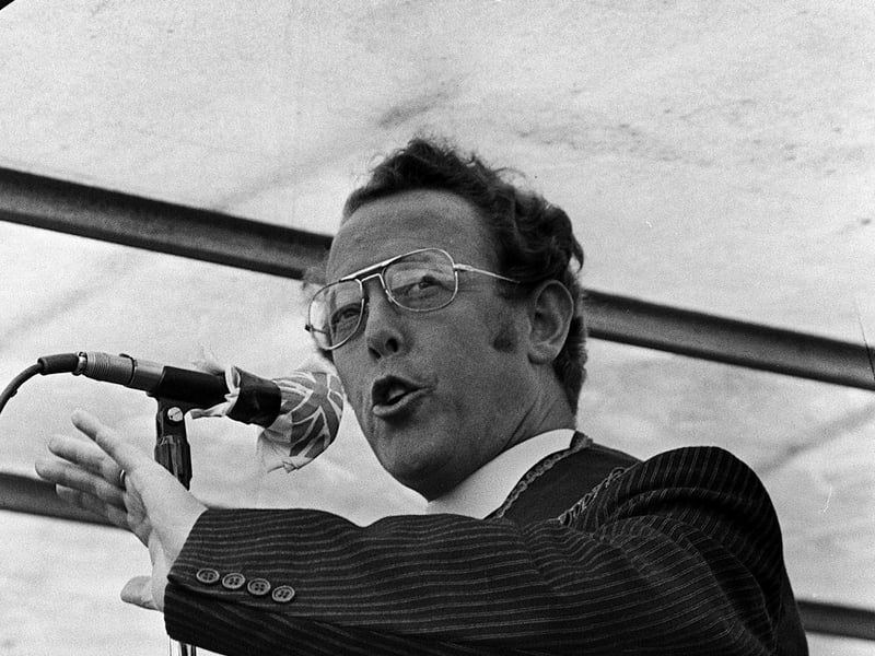 Robert Bradford speaking at Black Preceptorary in Ballygowan. Pacemaker Press Intl. August 1980.
760/80/BW