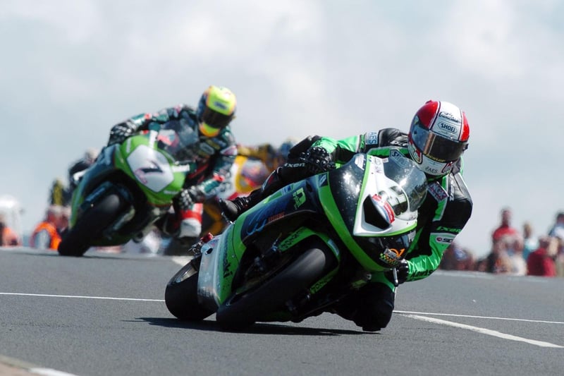 Michael Rutter leads Ian Lougher into the start and finish chicane at the 2007 North West 200.