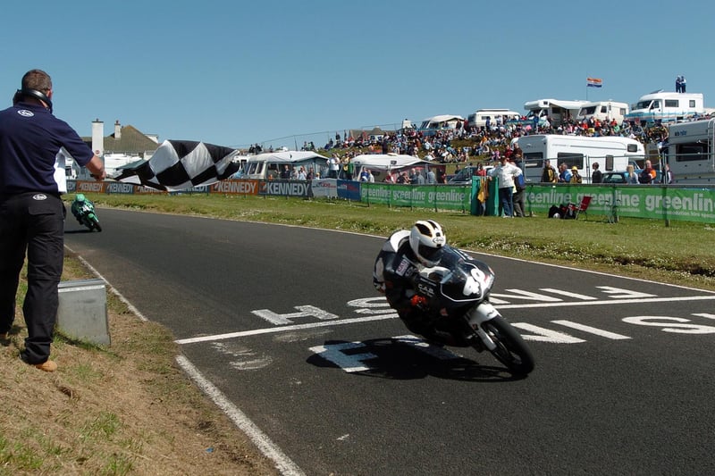 Robert Dunlop couldn't claim his 16th victory at the North West 200 but the Ballymoney man finished on the podium in third in the 125cc race.