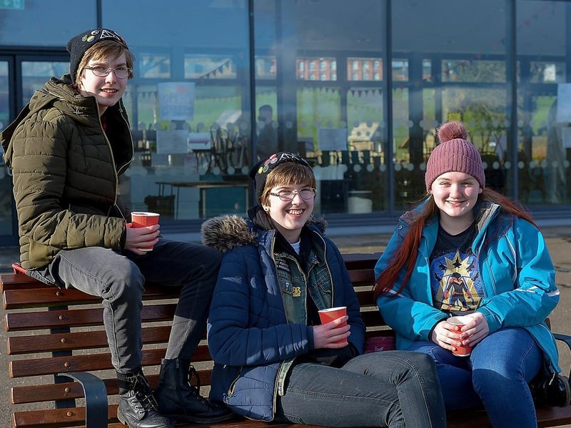 Tansy Beardmore, Poppy Beardmore and Hannah Thonasis enjoy a coffee during a recent visit to Brooke Park. Photos: George Sweeney / Derry Journal DER2106GS – 028
