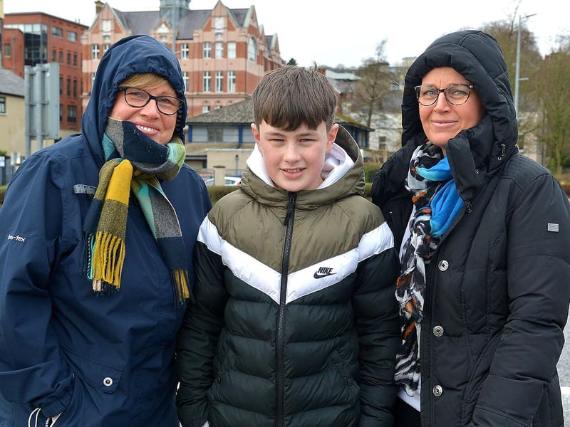 Carmel Chapman, Cormac O’Neill and Moira O’Neill get some exercise along the Foyle Embankment recently. DER2105GS – 023