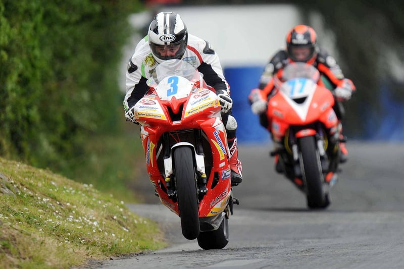Michael Dunlop (Street Sweep Yamaha) got the better of Ryan Farquhar (KMR Kawasaki) to win the Supersport race, raising the lap record from 105.282mph to 108.367mph on the final lap!