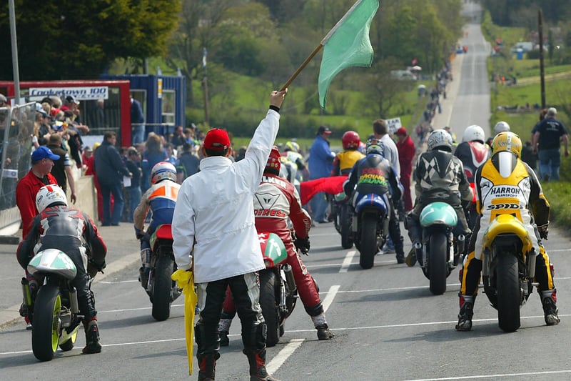 The green flag is up the riders are on the grid and another race is about to get under way at the 2007 Cookstown 100 Road Races. mm1807-1004KR