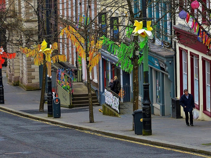 Derry’s Shipquay Street has been adorned in colour to celebrate St Patrick’s Day. DER2110GS – 004