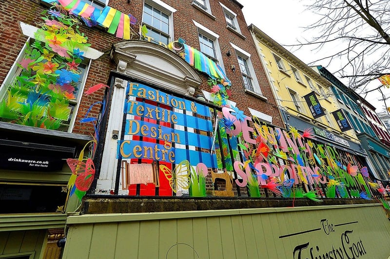 Derry’s Shipquay Street and Diamond are awash with colour for St Patrick’s Day. DER2110GS – 003