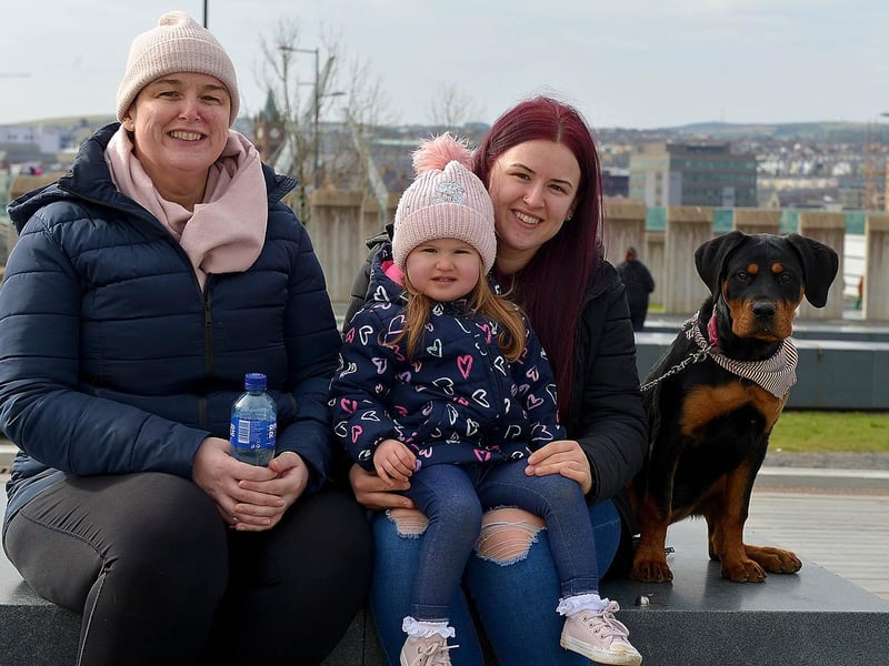 Dympna, Sáerlaith and Shona Harris with dog Lexi in Ebrington Square recently. DER2109GS – 015