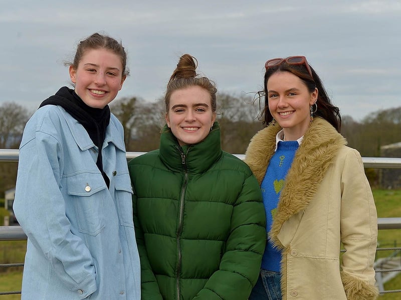 Aela Stewart, Emily Neill and Aisling Walsh pictured on the Peace Bridge recently. DER2110GS – 011