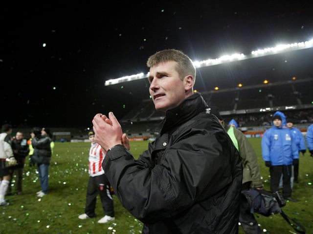 In the final game to be played at LansdowneRoad in 2006, Derry came from behind three times against St Pat's to clinch a dramatic extra-time victory for Dunfermline-bound Kenny. A magical cup final.