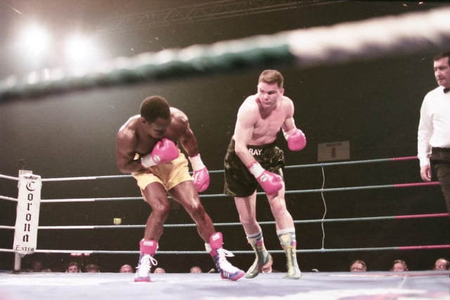 PACEMAKER PRESS BELFAST
1994
1423/94
Chris Eubank v Ray Close at the King's Hall, Belfast.