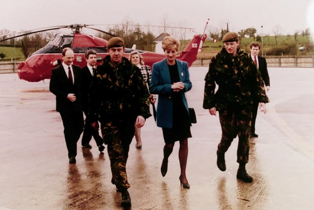 PACEMAKER PRESS BELFAST
23/6/1994
1391/94
Princess Diana visiting soldiers in Enniskillen.