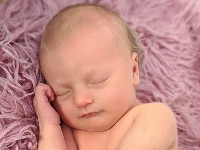 Stephanie Sweeney syas: "Isla Matilda Cunningham, born on 15.05.2020".