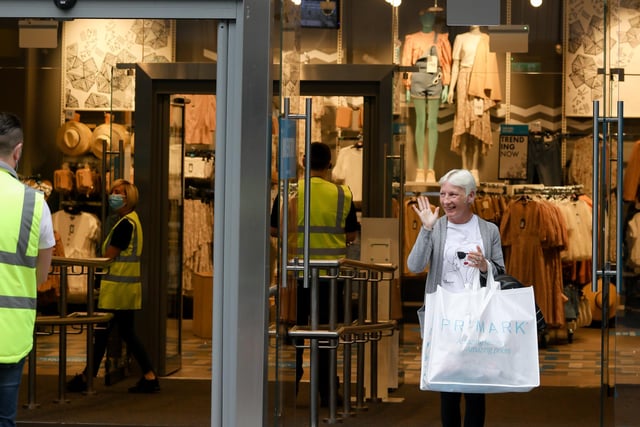 Press Eye - Belfast - Northern Ireland - 18th June 2020

More shoppers returned to the high street as Primark opened their doors to the public on Castle Street