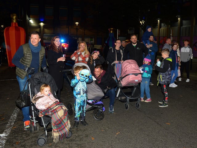 Families enjoy the Halloween festivities at the weekend. DER2143GS – 102