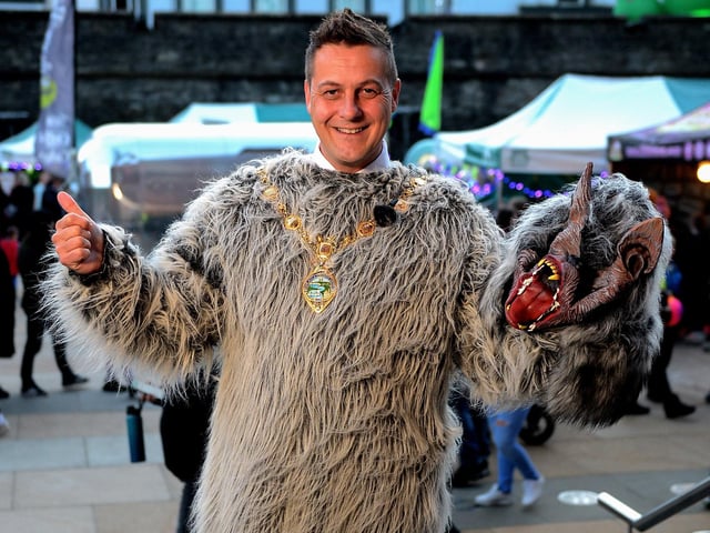 Mayor Alderman Graham Warke dressed for the Halloween festivities. DER2143GS – 099