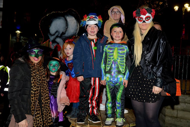 Families dressed for the Halloween festival at the weekend. DER2143GS – 105