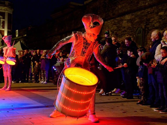 The magical street theatre of Spark in Guildhall Square at the weekend. DER2143GS – 106