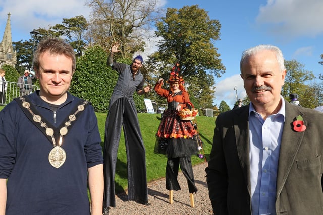 Mayor Martin and Councillor Thomas Beckett, Vice-Chair of Leisure & Community Development Committee pictured with some of the stiltwalkers at the recent Halloween Hoolie.