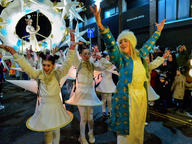The ‘Stars’ from Studio entertain the attendance at the Derry Christmas Lights parade on Sunday evening last. Photo: George Sweeney. DER2147GS – 006