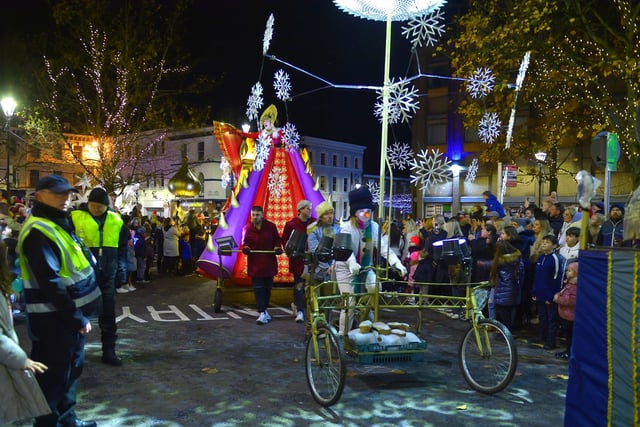 Fun and spectacle at the Derry Christmas Lights parade on Sunday evening last. Photo: George Sweeney.  DER2147GS – 002
