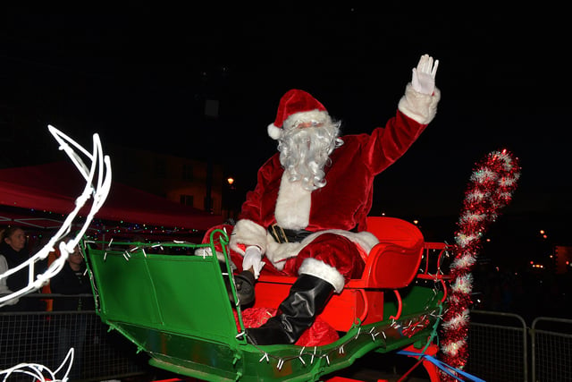 Santa arrives in Moville for the Christmas tree lights on Sunday evening last. Photo: George Sweeney.  DER2148GS – 002